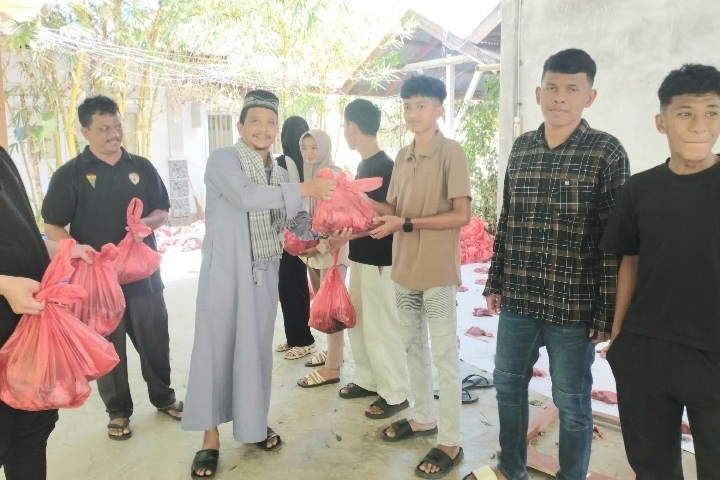 Tingkatkan Kepedulian Sesama, SMAN 9 Sembelih 9 Ekor Lembu Hewan Kurban